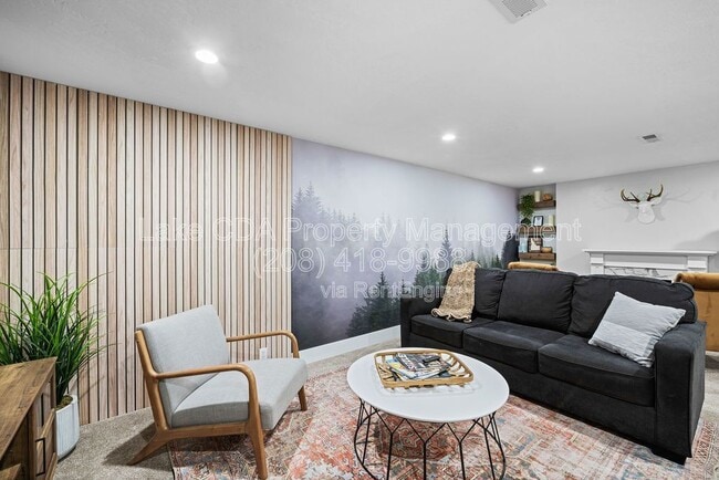 Building Photo - 3870 N Honeysuckle Dr