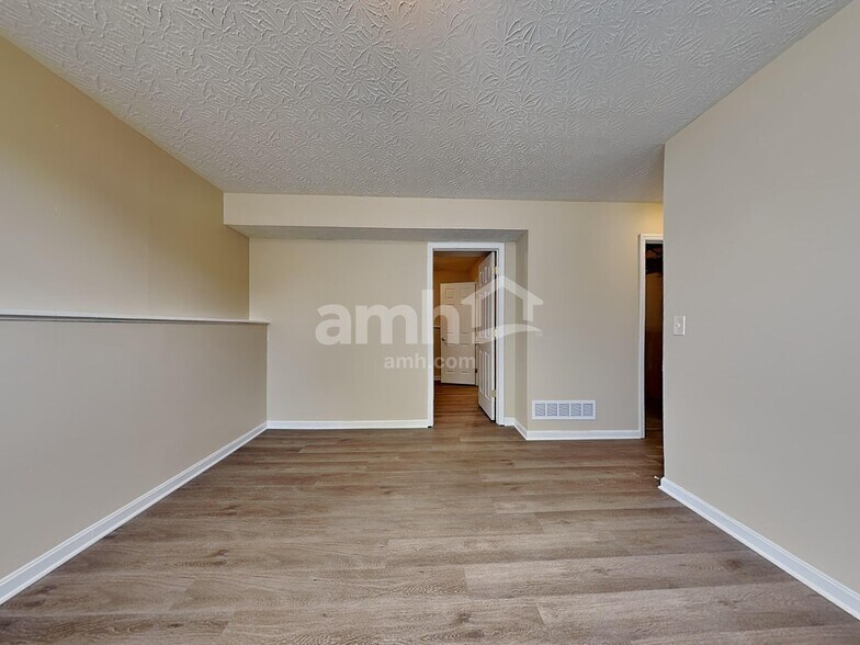 Building Photo - 2776 Shamu Dr