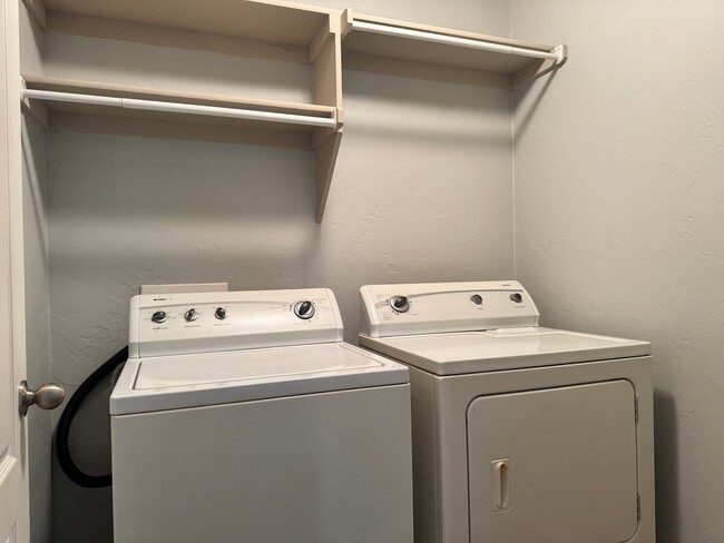 Building Photo - 3 Bedroom Home in Piedmont with ALL APPLIA...