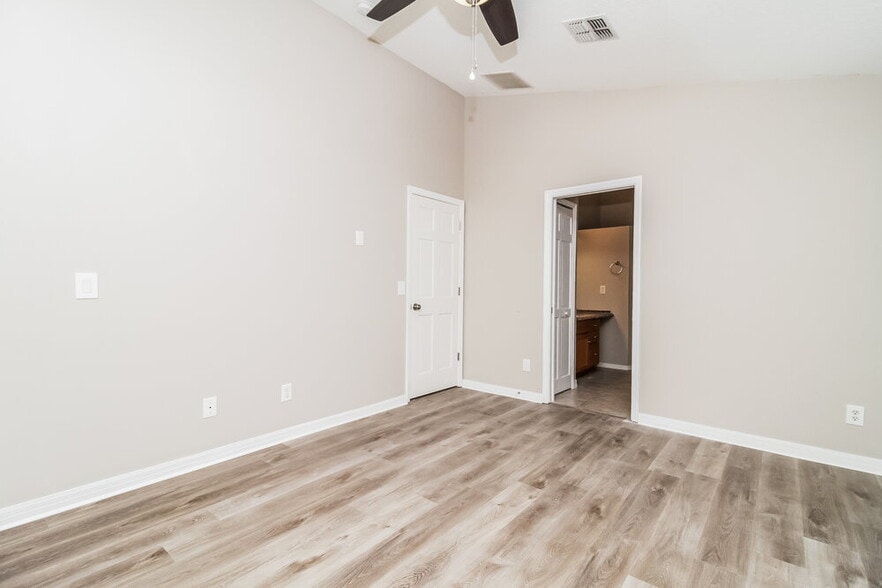 Building Photo - 2120 Old S Ln