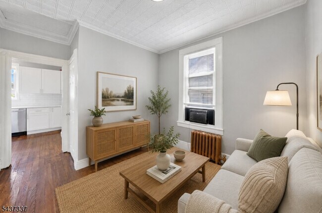 Building Photo - 86 Curie Ave