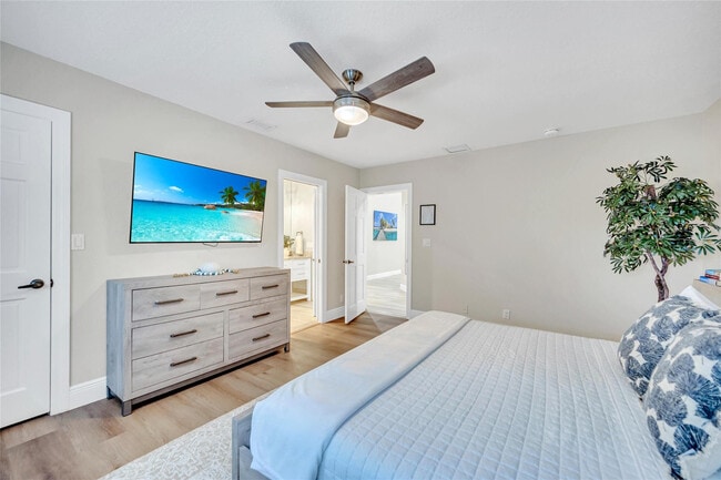 Building Photo - 1643 Seabreeze Blvd