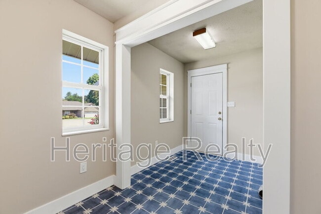 Building Photo - 2707 Lady Bug Ln