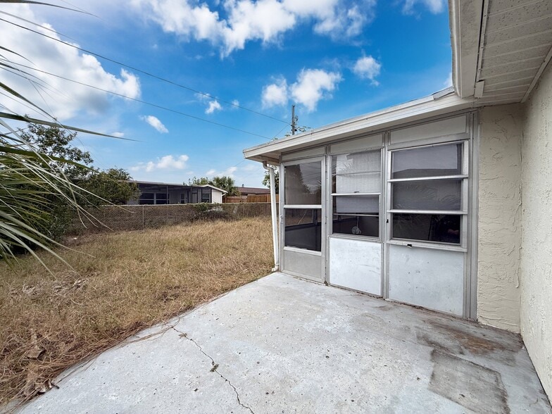 Building Photo - 3632 Brompton Dr