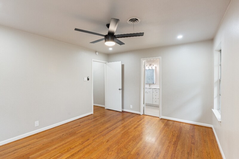 Building Photo - 1202 Spruce Dr