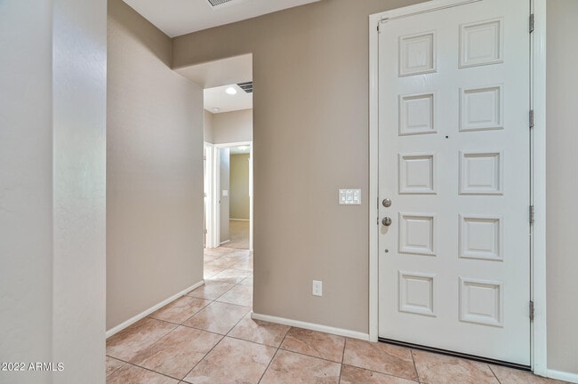 Building Photo - 8767 W Fleetwood Ln