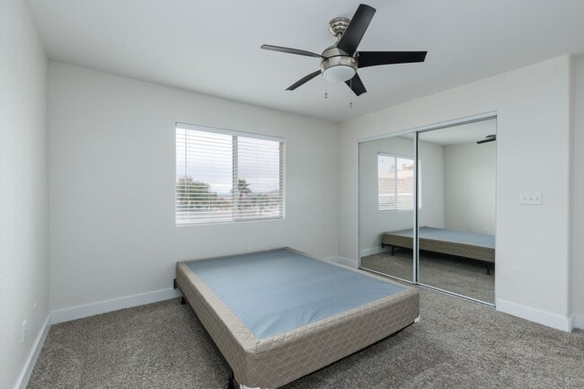 Building Photo - Upper Level 2 bedroom, 2 bathroom with great views at The Falls
