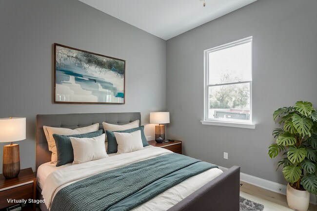 Building Photo - Modern 4 Bedroom Home in Southside