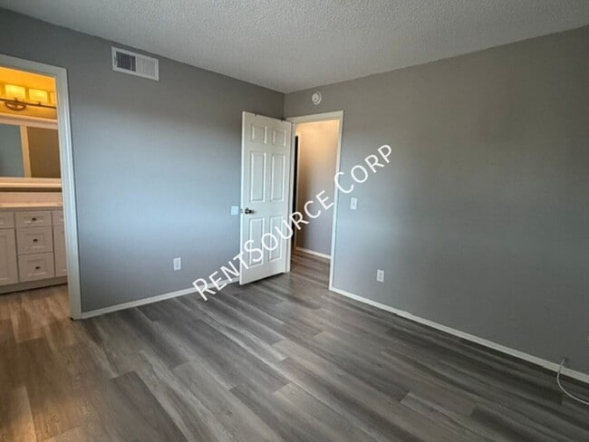 Building Photo - 43711 8th St E