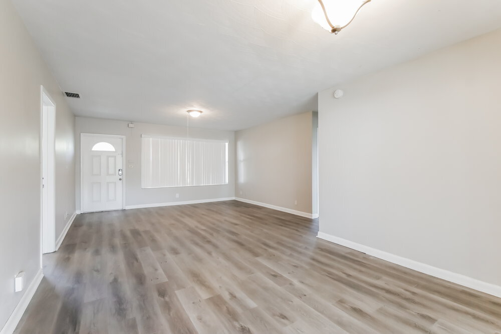 Building Photo - 6780 Pershing St