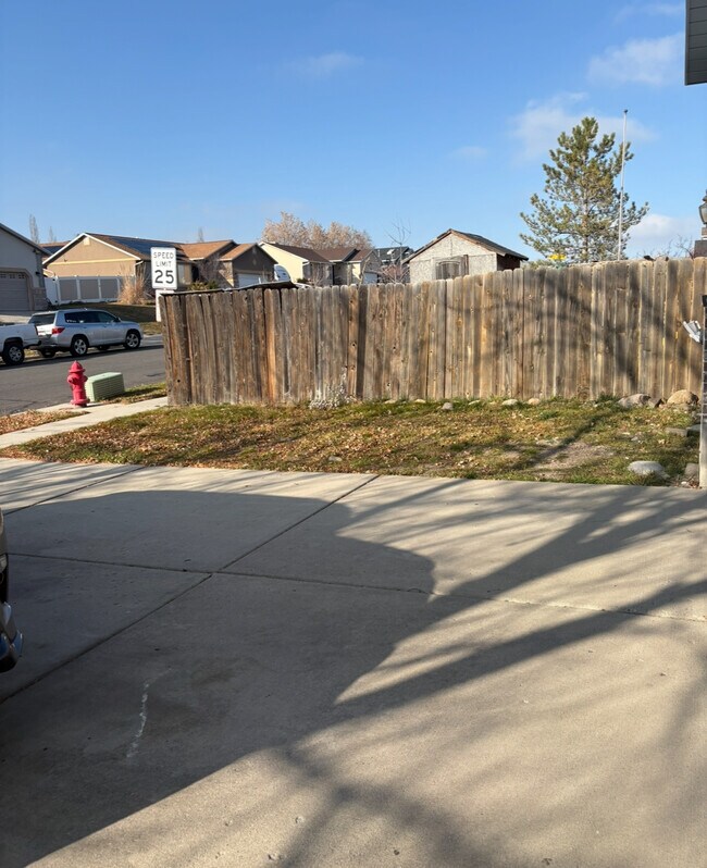 Building Photo - 6189 Dewdrops Dr