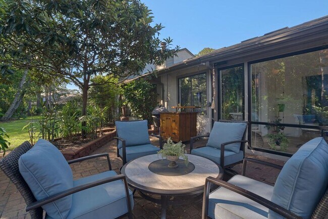 Building Photo - Bluewater Bay Townhome - 6 month lease Only