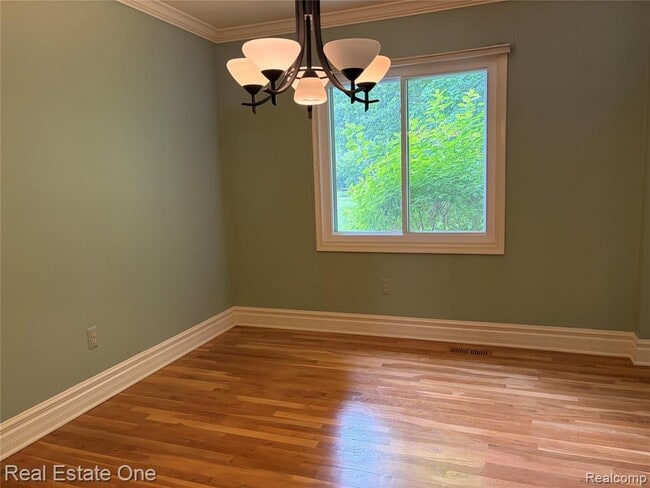 Building Photo - 30882 Oak Valley Dr