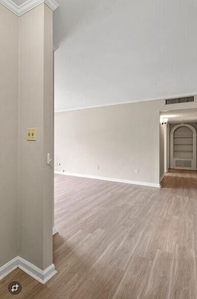 Building Photo - 103 La Rue Pl NW