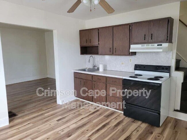 Building Photo - 131 Pine St