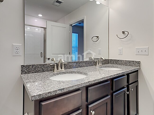 Building Photo - 330 Azore Way