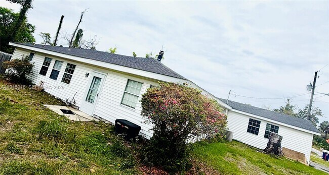 Building Photo - 3900 W 17th St