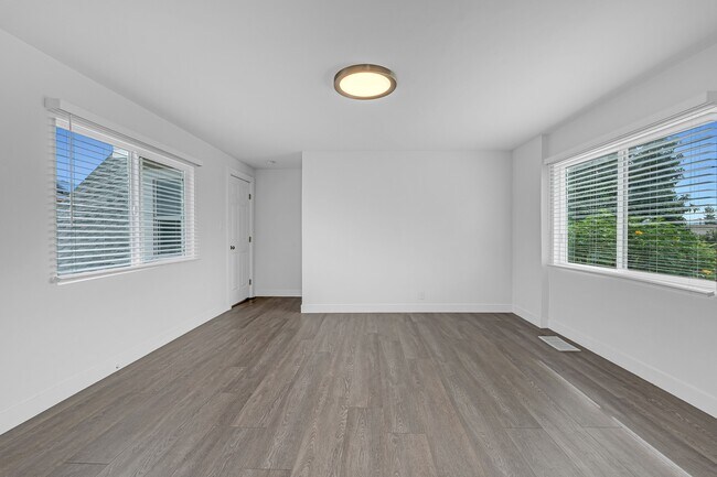 Building Photo - 3052 Burton Ave