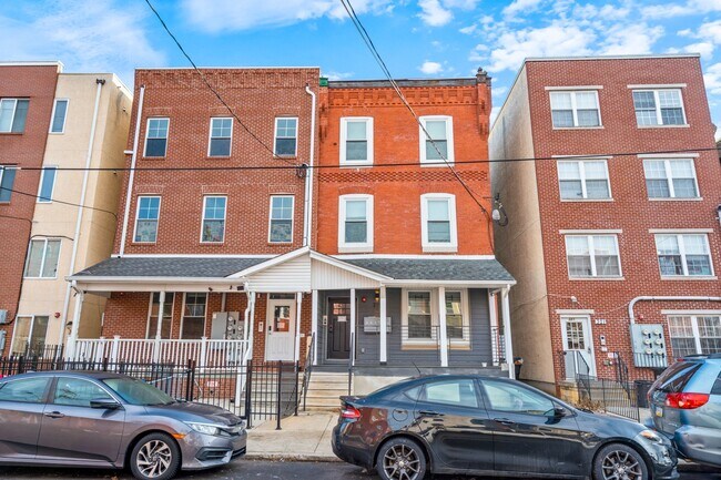 Building Photo - 325 N 40th St