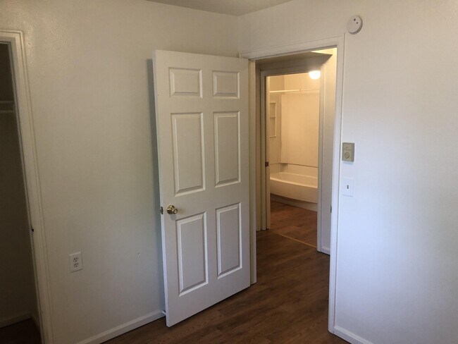 Building Photo - 4531 Boardwalk Dr