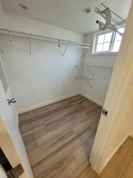 Building Photo - 2506 State St