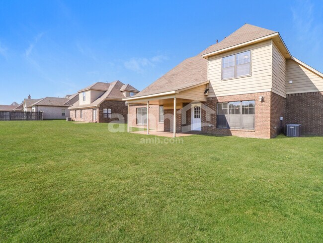 Building Photo - 6329 Asbury Pl