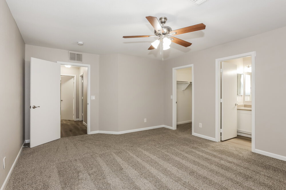 Building Photo - 10938 E Flossmoor Ave