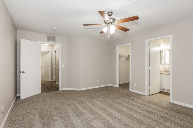 Building Photo - 10938 E Flossmoor Ave