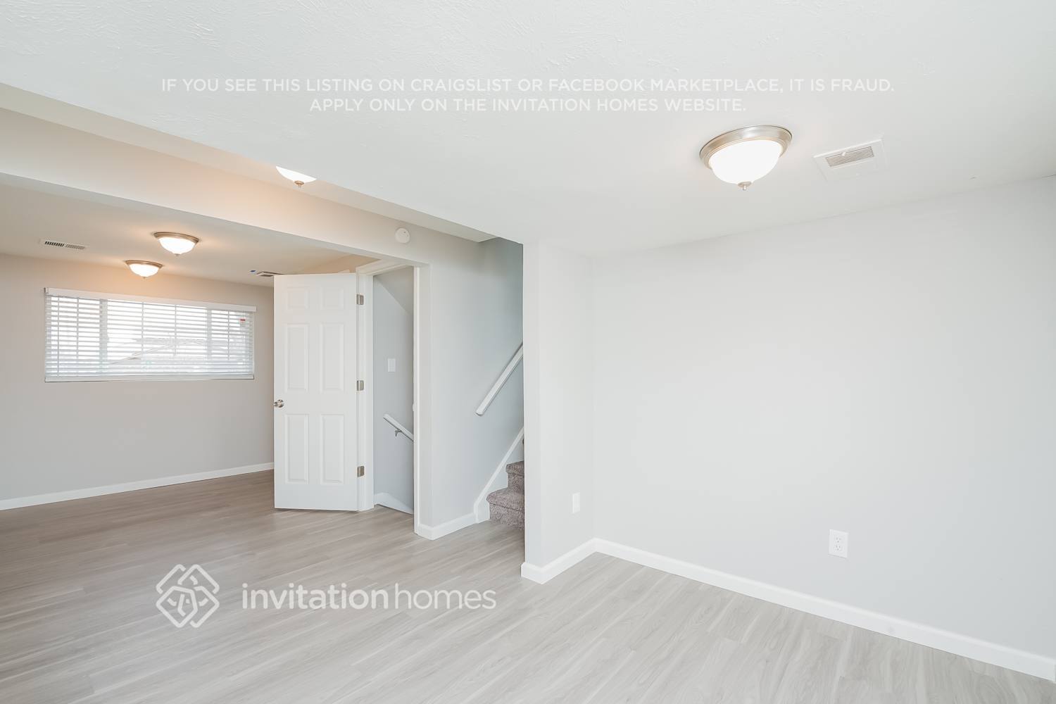 Building Photo - 3760 W 95th Pl