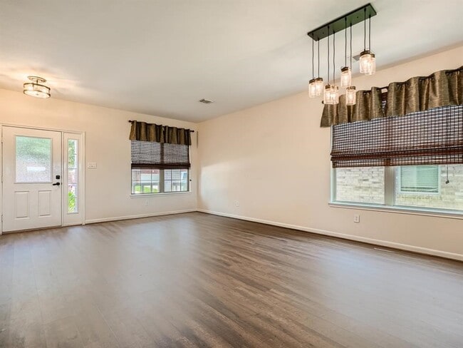 Building Photo - 21643 Manitou Falls Ln