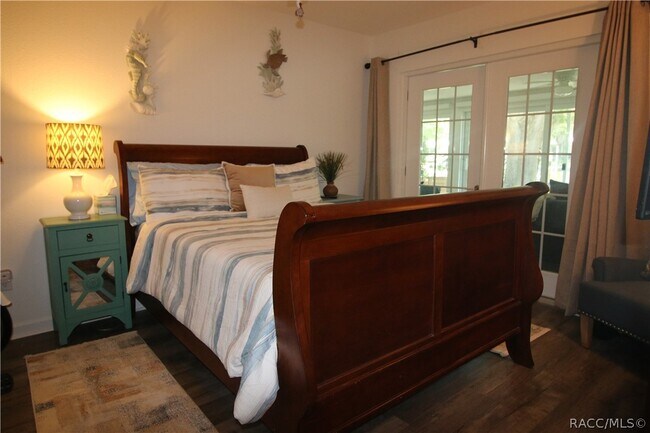 Building Photo - 11287 W Bayshore Dr