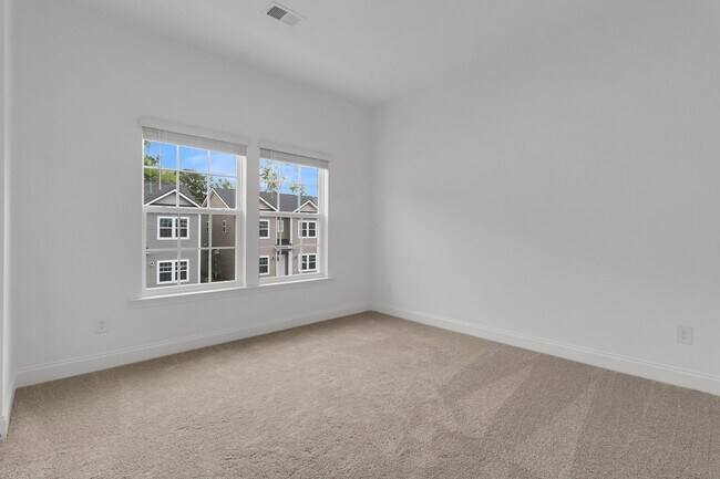 Building Photo - 502 Twin Rivers Dr