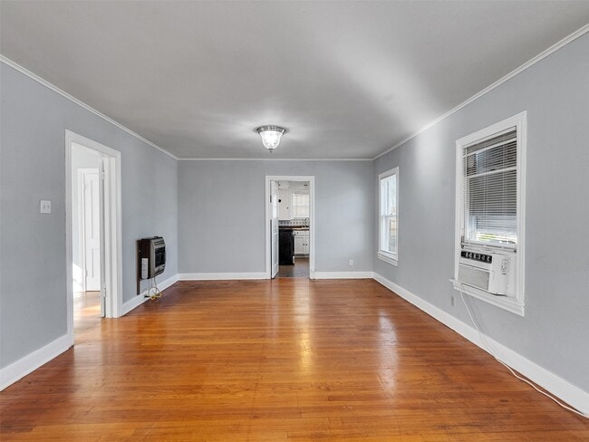 Building Photo - 5019 Avenue M 1/2