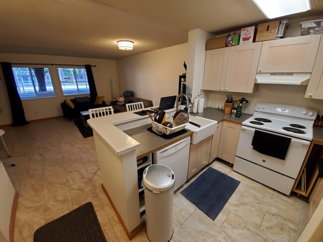 Building Photo - 3520 Lebon Dr