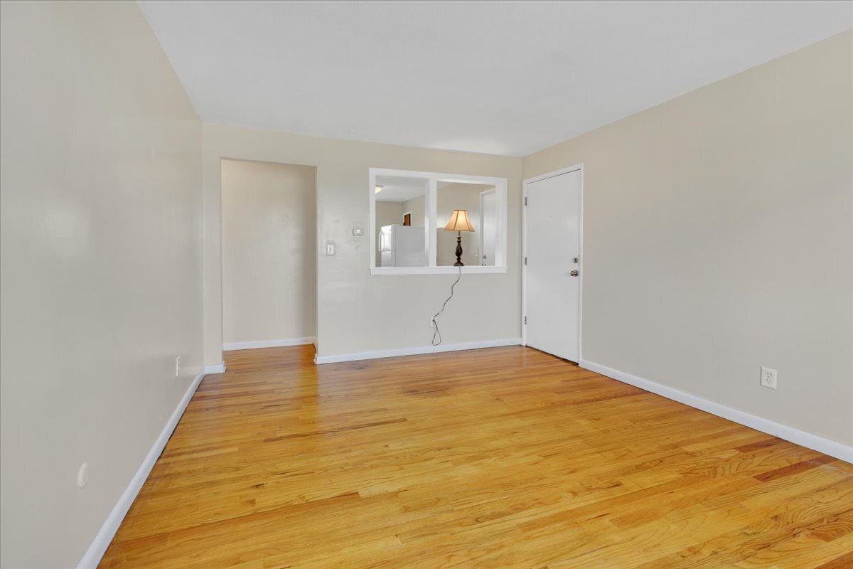 Building Photo - 63 Maynard St