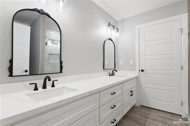 Building Photo - 10804 N Sugar Bear Dr