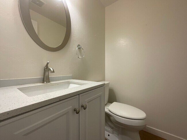 Building Photo - Beautiful 2 Story, Updated Home on Large L...