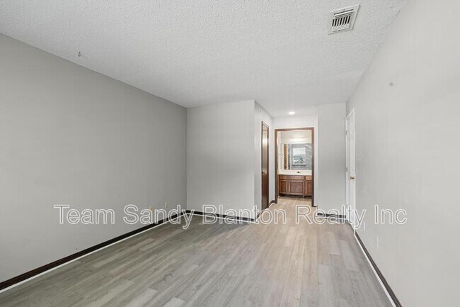 Building Photo - 455 Stara Cir