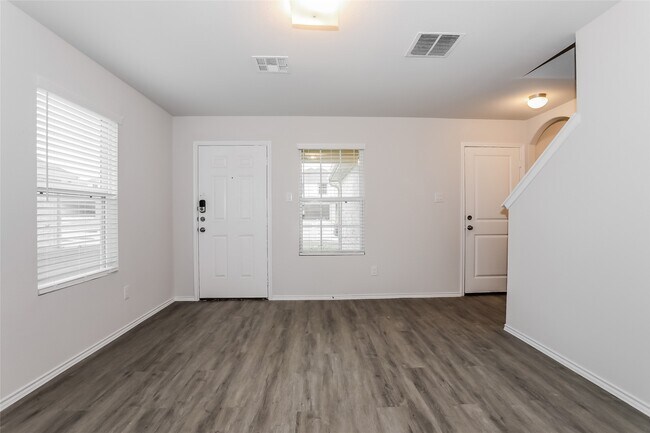 Building Photo - 411 Brushback Dr