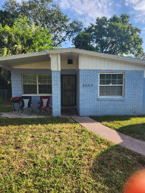 Primary Photo - 4309 W Grace St