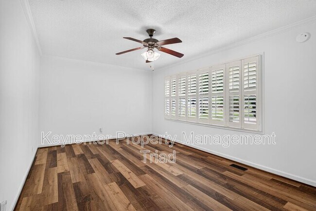 Building Photo - 9415 Glen Cross Dr