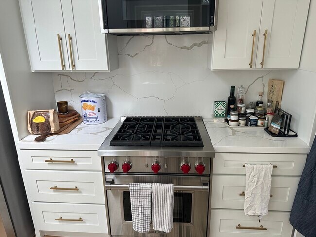 Building Photo - 1029 Chautauqua Blvd