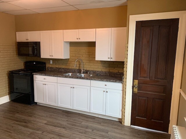 Building Photo - 150 S East St