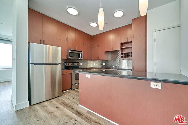 Building Photo - 3810 Wilshire Blvd