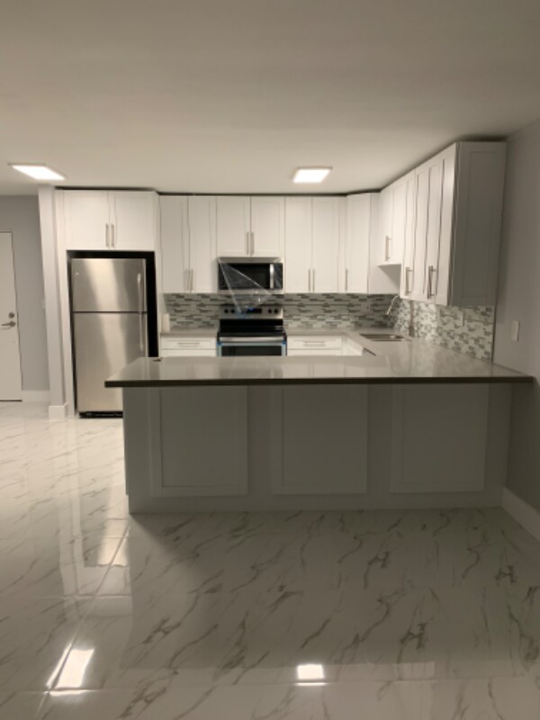 Building Photo - 1101 SW 122nd Ave