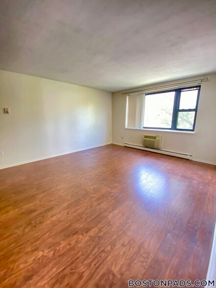 Building Photo - 70 Jamaicaway