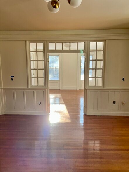 Building Photo - 56 Phillips Pl