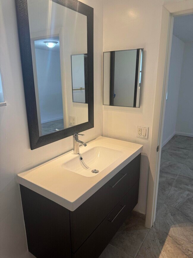 Building Photo - 100 NW 27th St