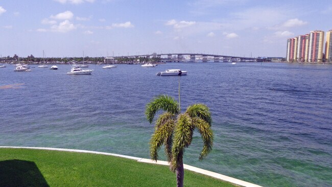 Primary Photo - 1025 Sugar Sands Blvd