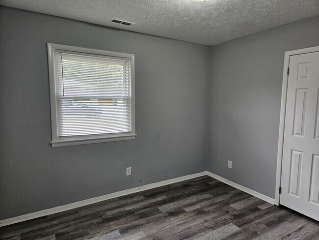 Building Photo - 6607 Amanda Cir